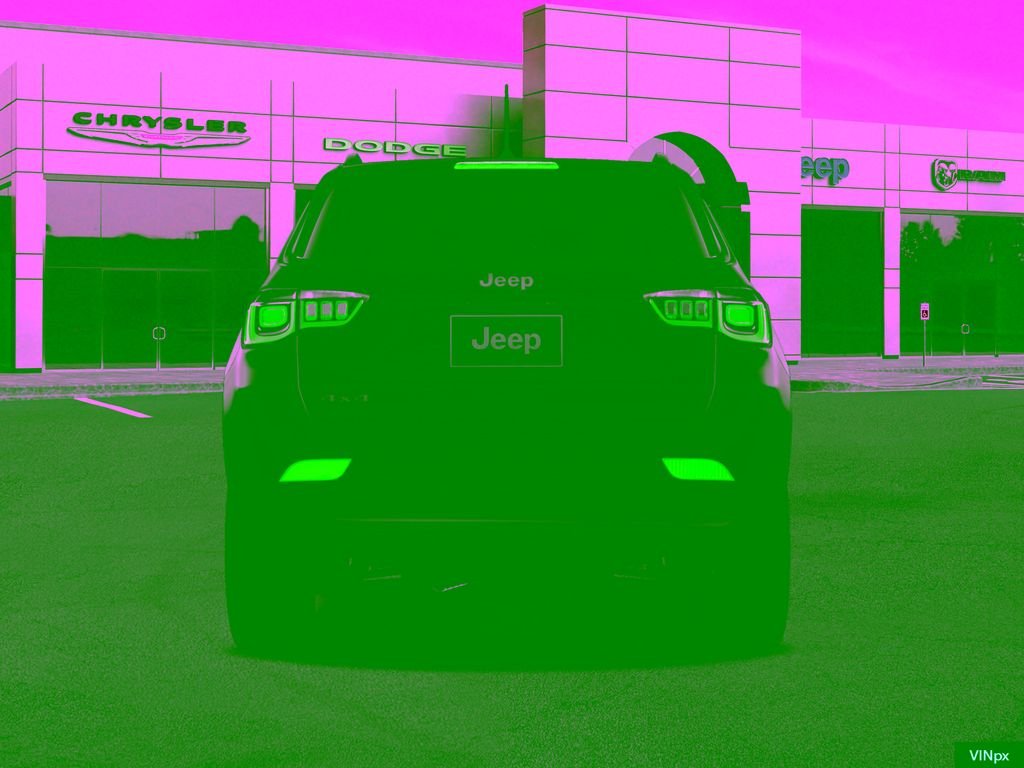 New 2026 Diamond Black Crystal Pearl-Coat Exterior Paint Jeep Limited image 6