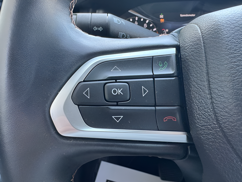 Used 2022 Gray Jeep Limited image 29