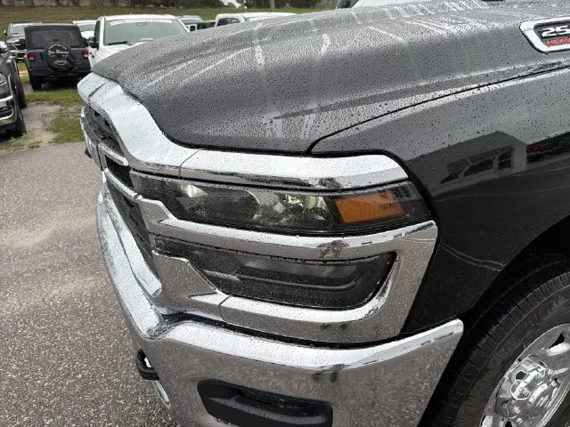 New 2027 Diamond Black Crystal Pearl-Coat Exterior Paint RAM Tradesman image 8