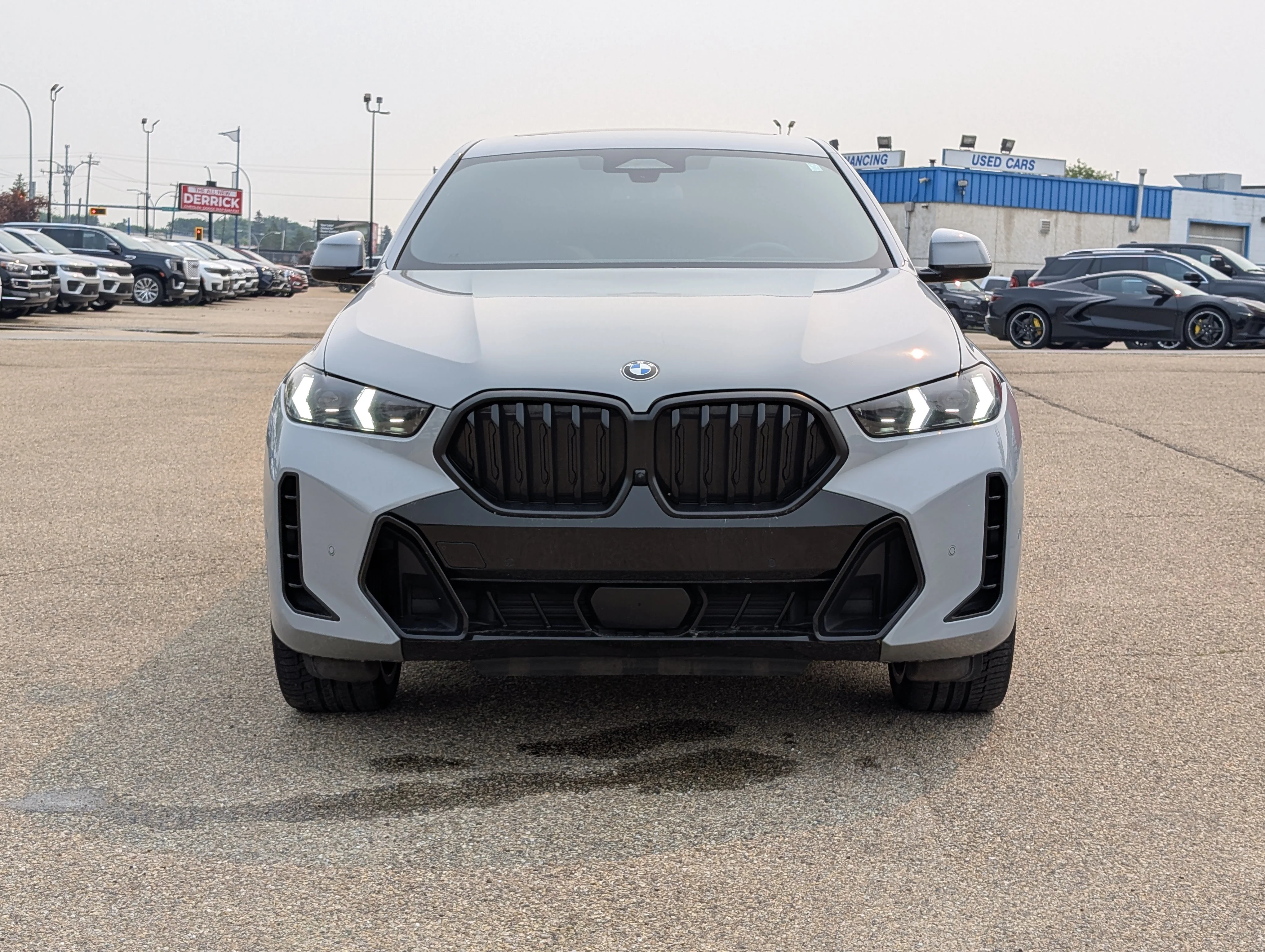 Used 2024 Gray BMW xDrive40i image 10