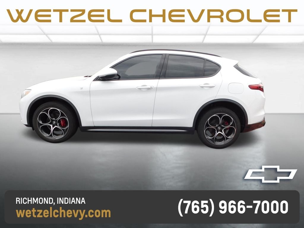 Used 2023 White Alfa Romeo Ti image 6
