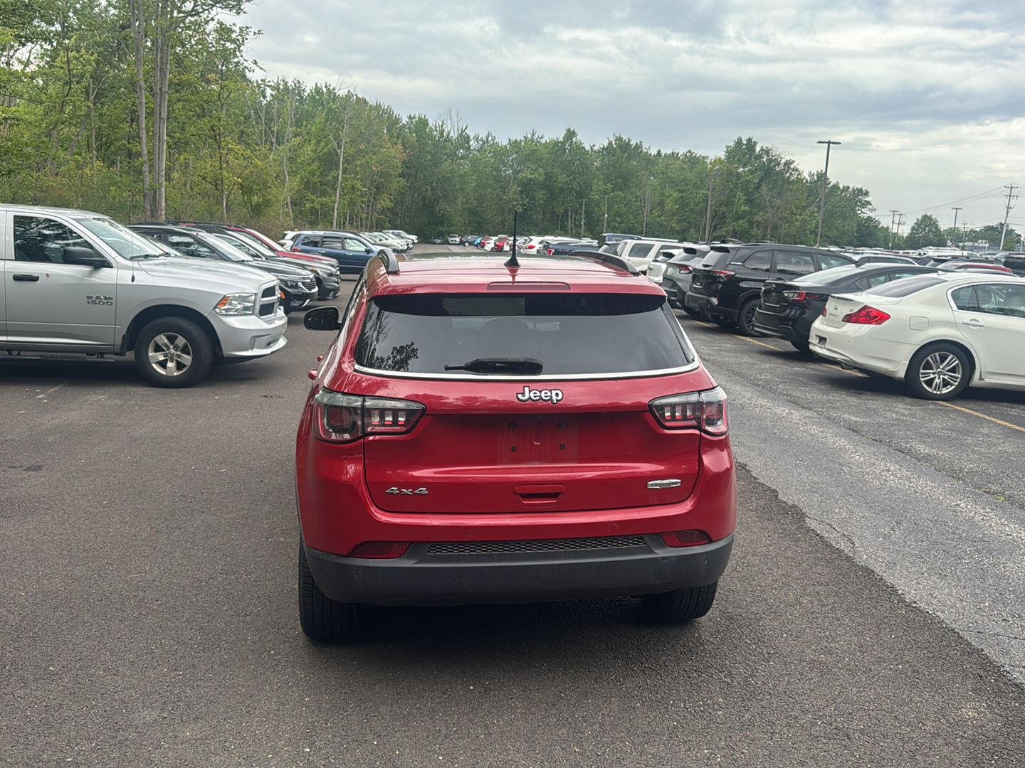 Used 2020 Redline Pearlcoat Jeep Latitude w/Sun/Safety Pkg image 7