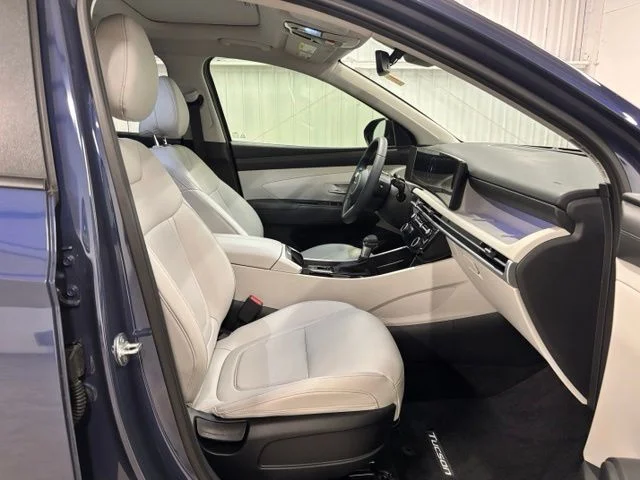 Used 2025 Blue Hyundai SEL Convenience image 21