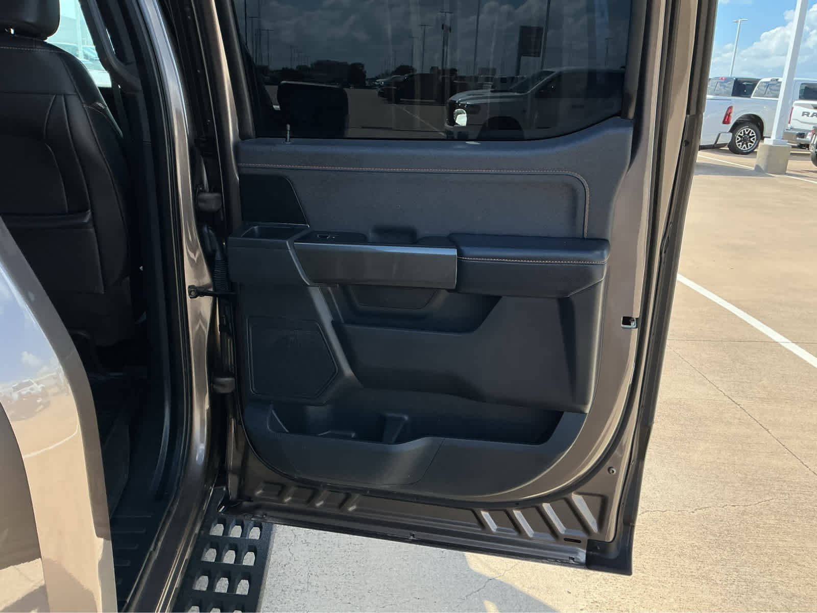 Used 2022 Stone Gray Metallic Ford Tremor image 18