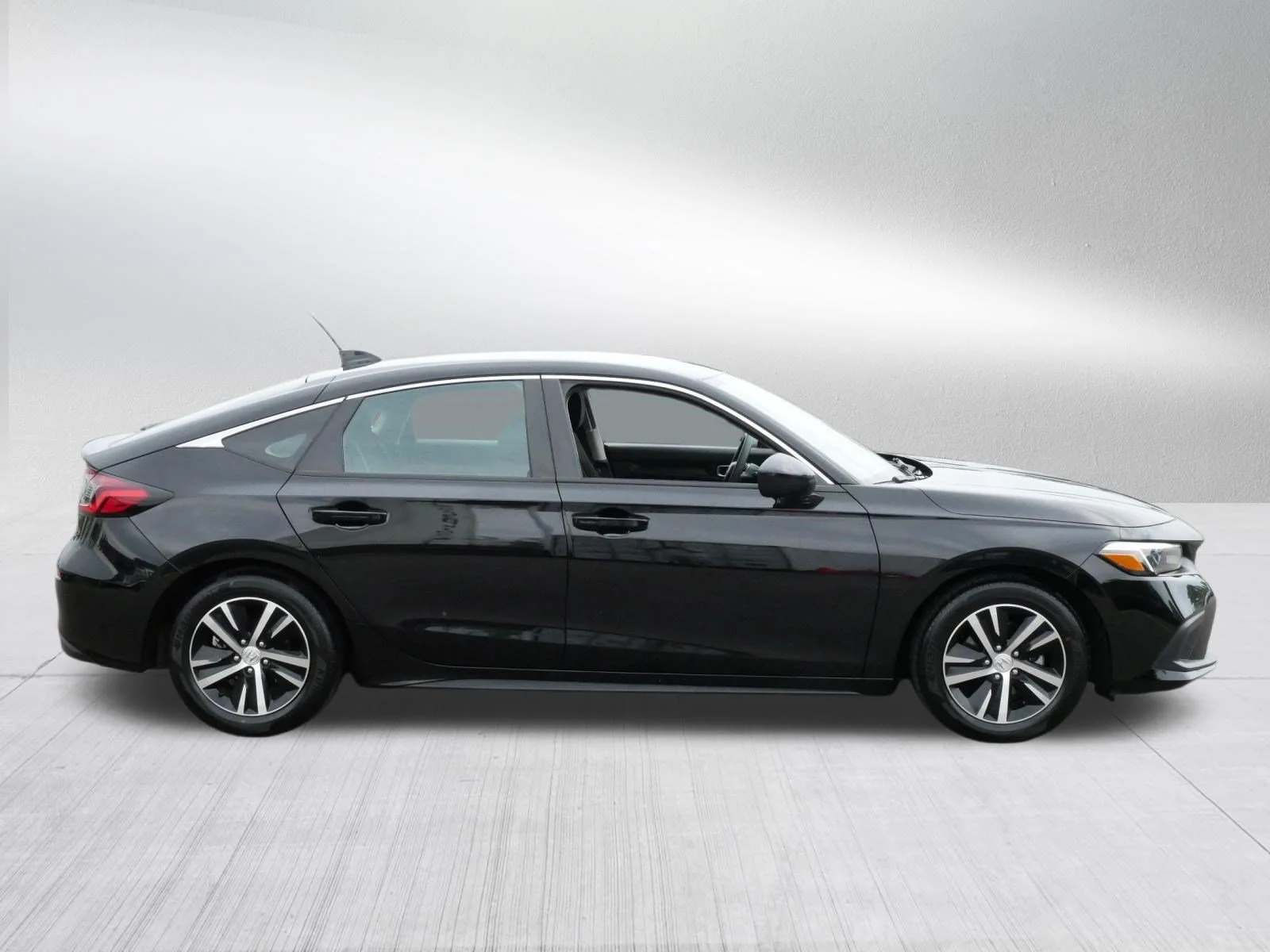 2024 Honda Civic Hatchback LX - Photo 8