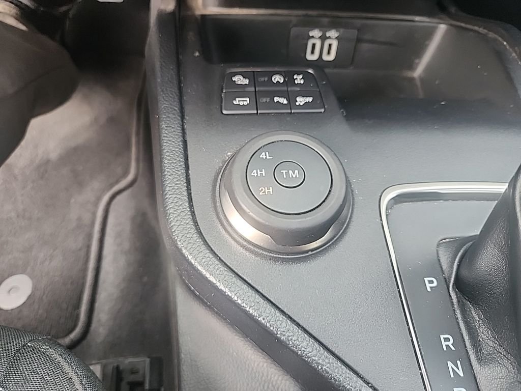 Used 2019 Black Ford XLT image 24