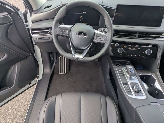 New 2027 RADIANT WHITE INFINITI Pure FWD image 17
