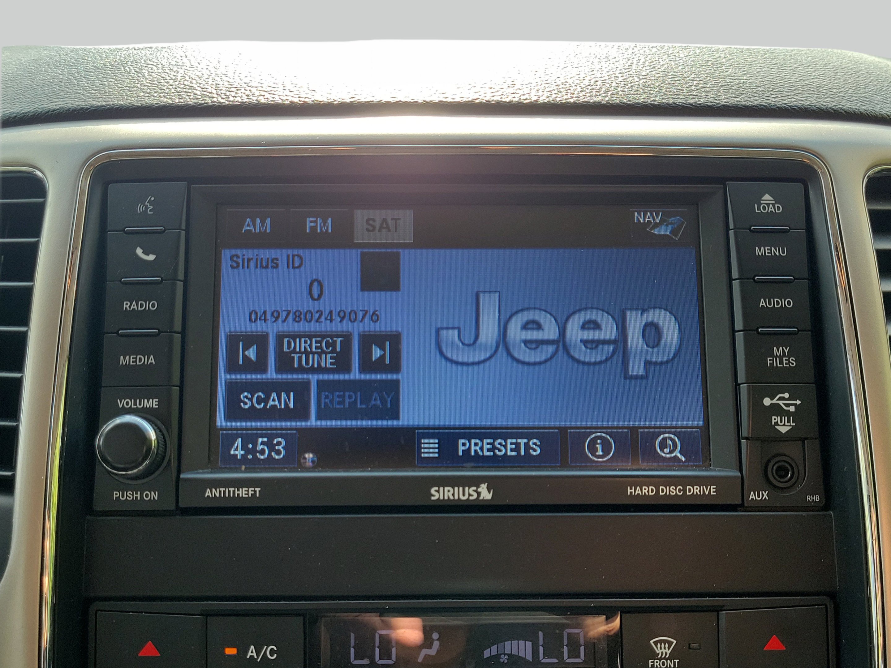 Used 2012 Mineral Gray Metallic Clearcoat Jeep Laredo image 17