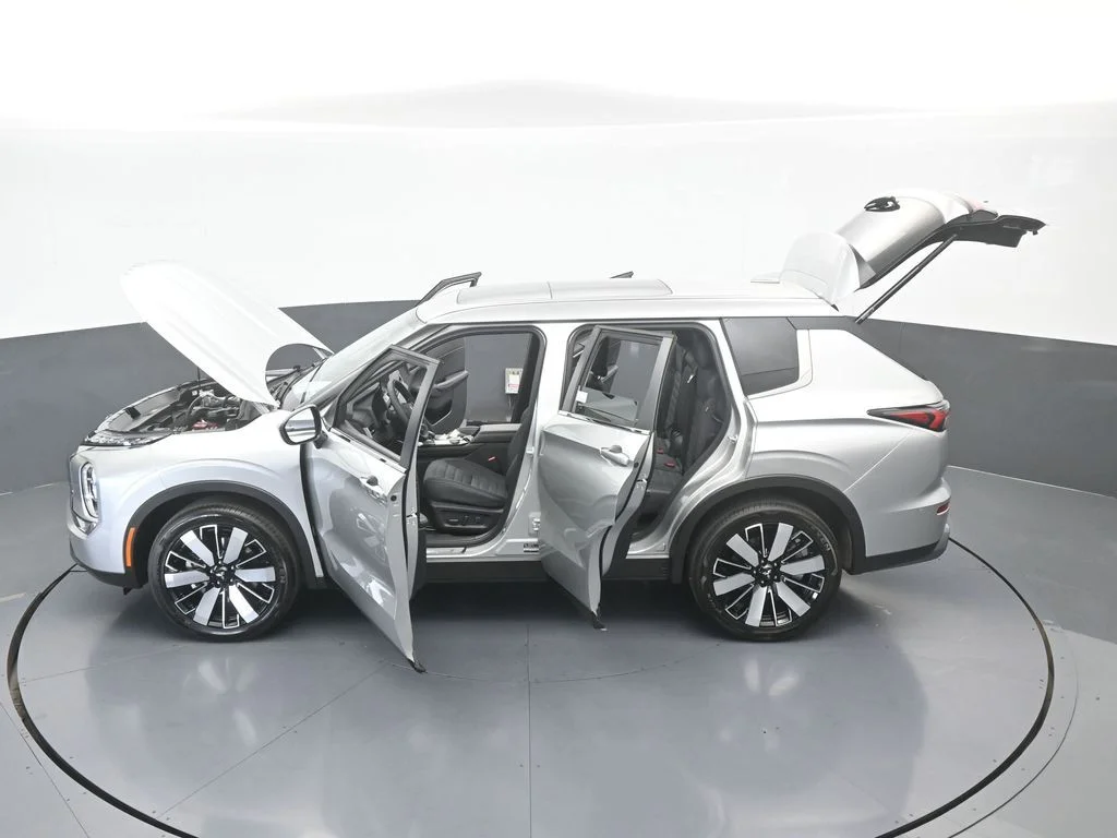 New 2026 Silver Metallic Mitsubishi SE 1.5T 2WD image 68