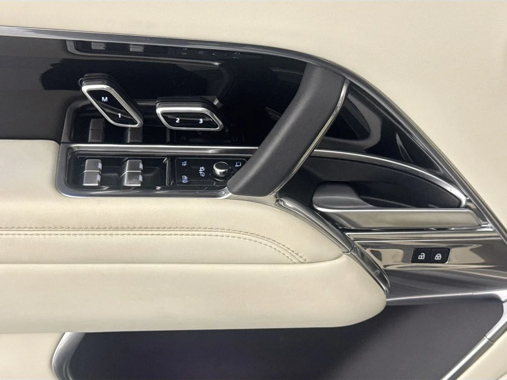 Certified Used 2023 Black Land Rover SE image 17