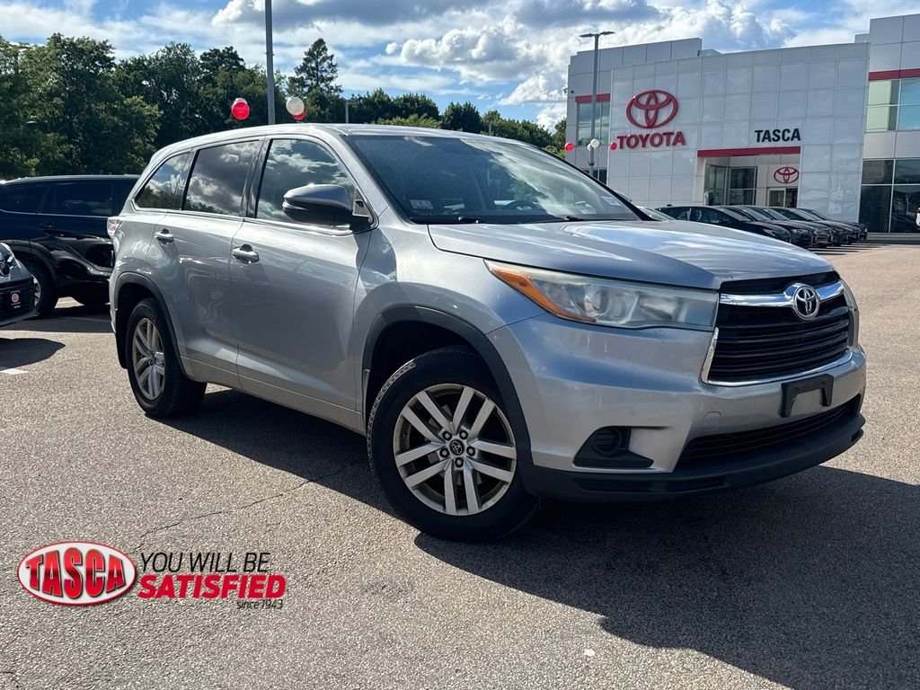 Used 2016 Silver Toyota LE V6 image 1