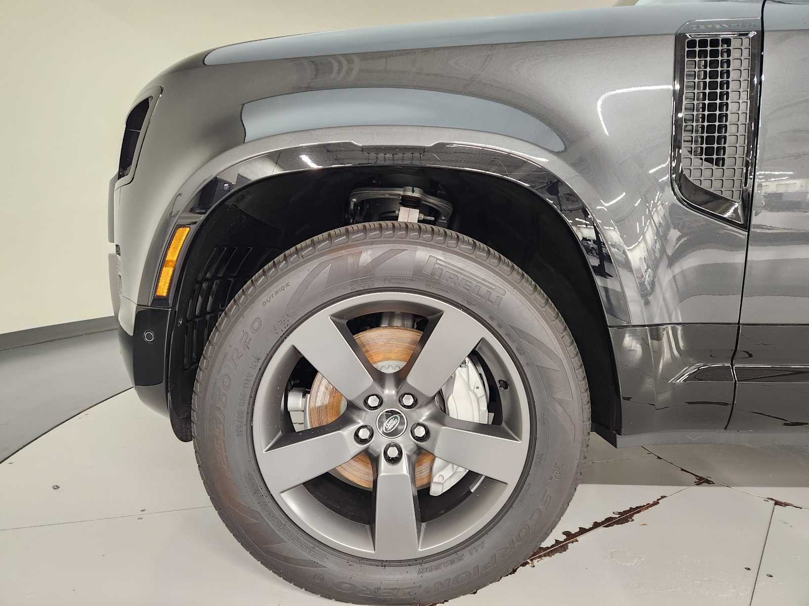 2025 Land Rover Defender X-Dynamic SE - Photo 17