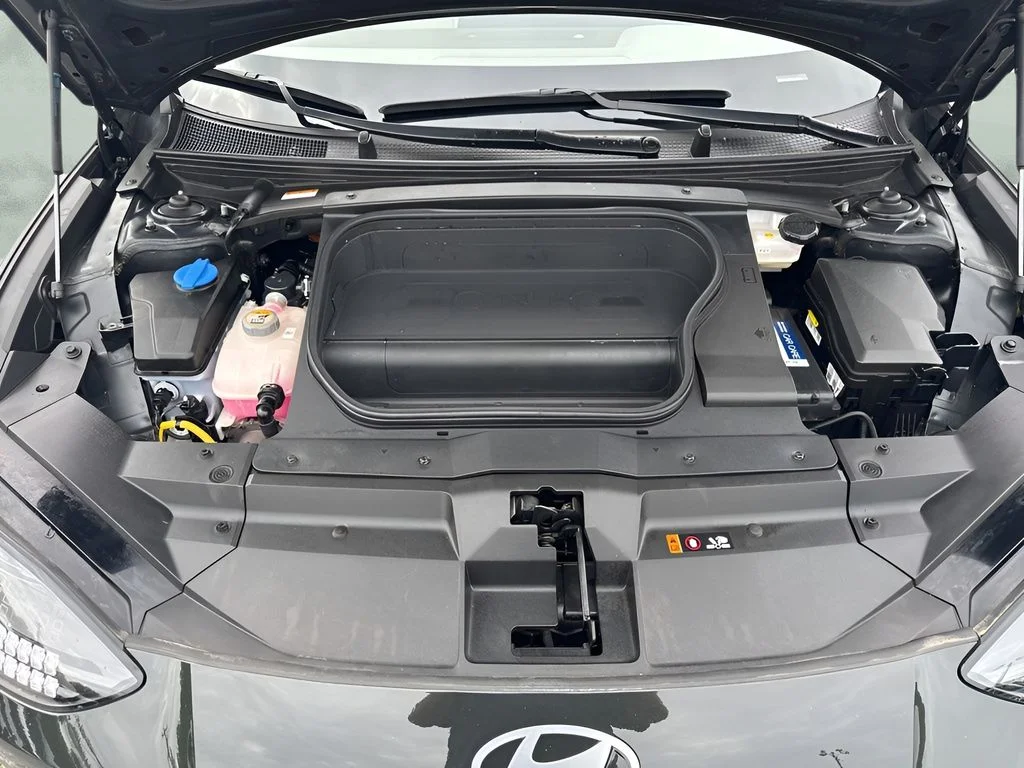 Used 2023 Green Hyundai SEL image 29