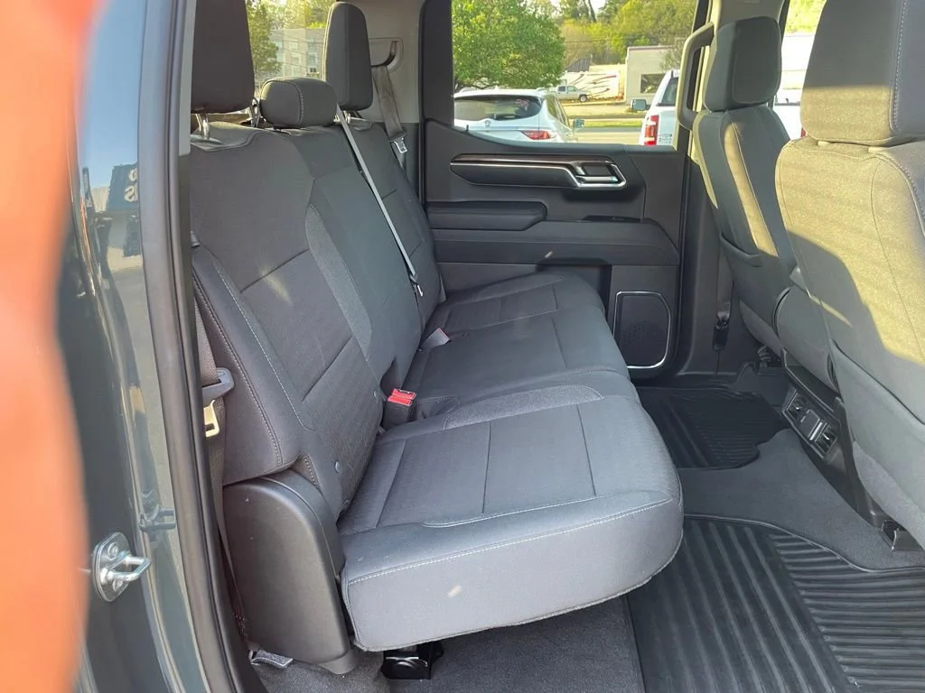 Used 2025 Cypress Gray Chevrolet LT image 18