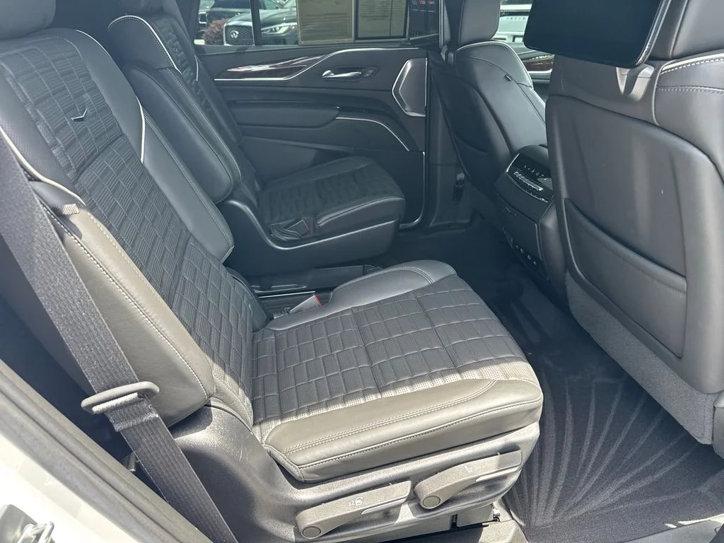 Used 2023 White Cadillac Sport Platinum image 15