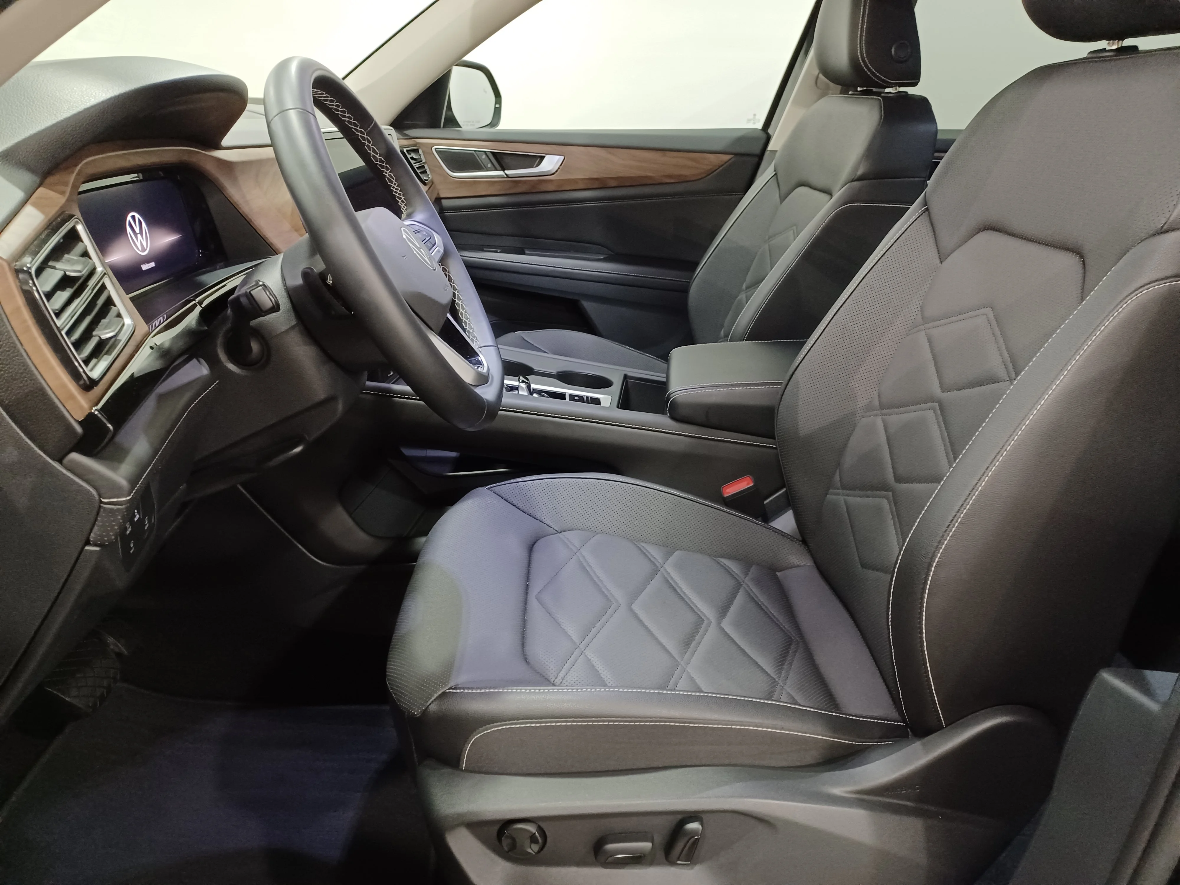 Certified Used 2025 Deep Black Pearl Volkswagen Comfortline 4Motion*AWD | Adaptive Cruise | Remote Start | Cooled Leather | Pano Roof | Htd Wheel image 10