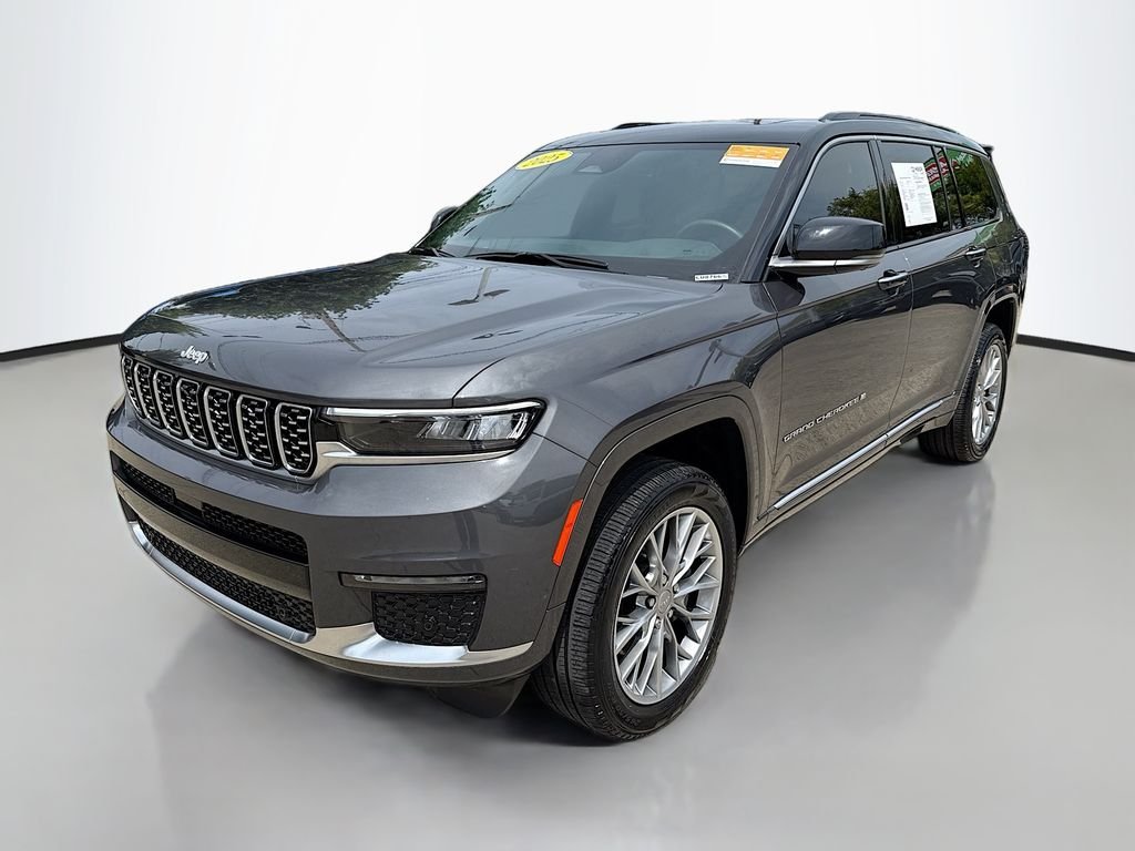 Certified Used 2025 Baltic Gray Metallic Clearcoat Jeep Summit image 4