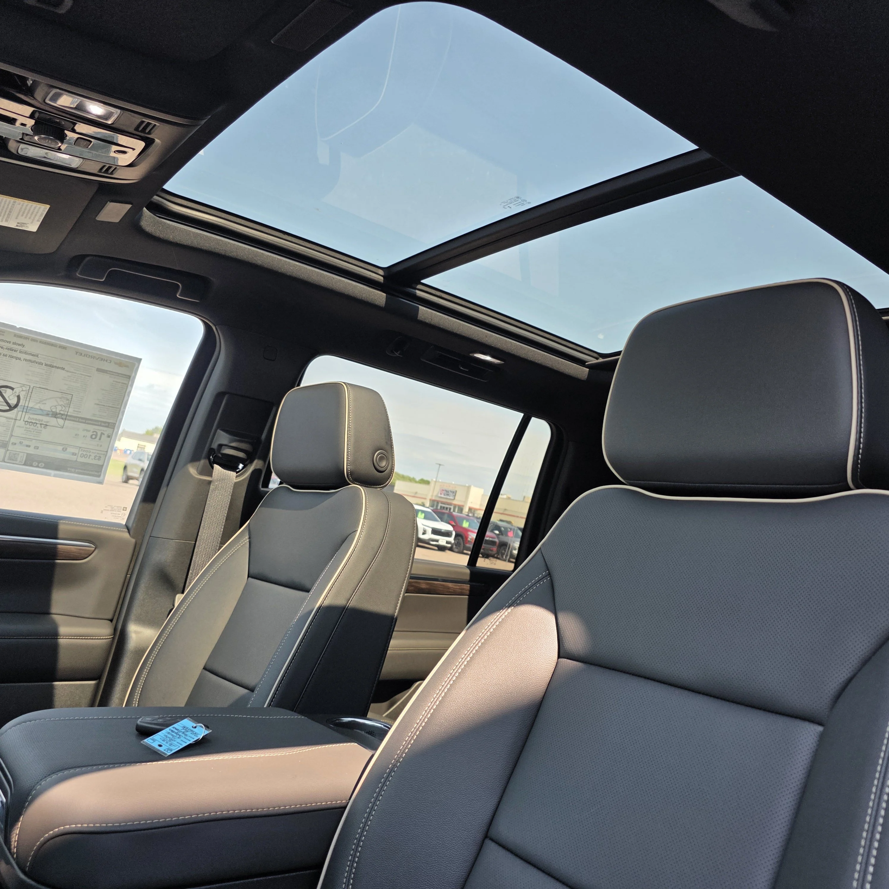 2026 Chevrolet Suburban Premier - Photo 9