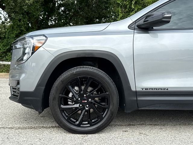 Used 2024 Silver GMC SLT image 5