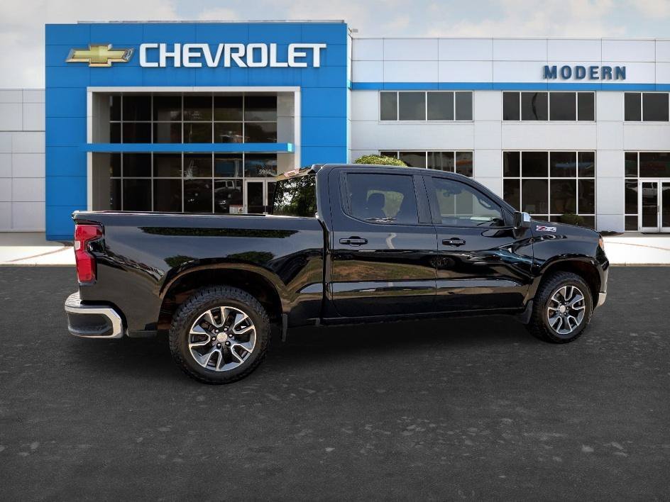 Used 2023 Black Chevrolet LT image 5