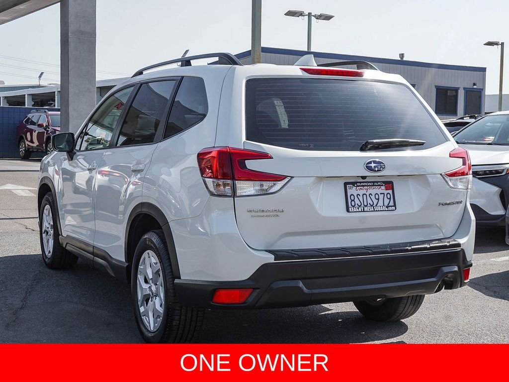 Used 2020 White Subaru Base image 4