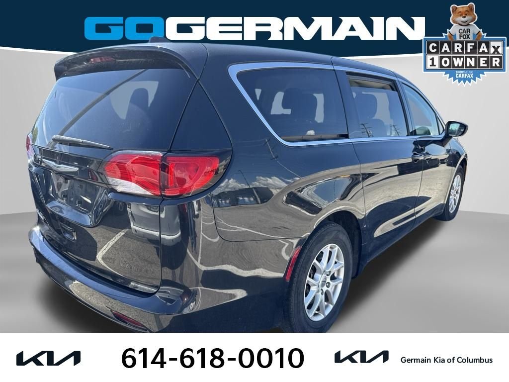 Used 2021 Black Chrysler LX image 4