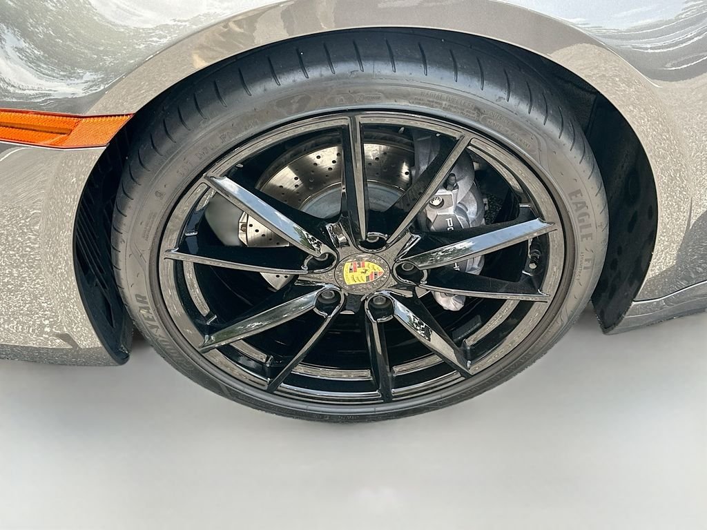 Used 2020  Porsche  image 31