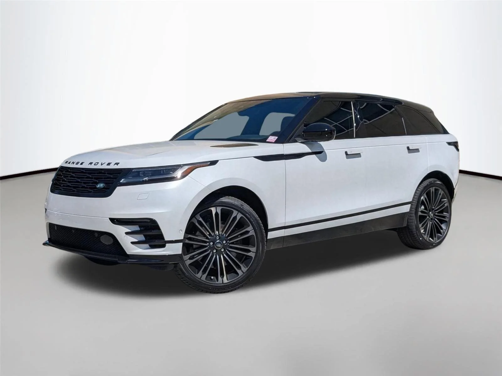 2026 Land Rover Range Rover Velar P400 Dynamic SE's photo