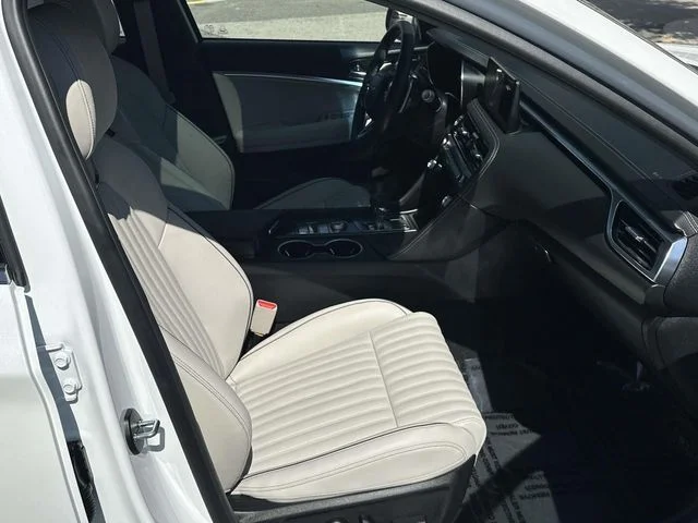 Used 2026 White Genesis 3.3T Sport Prestige image 17