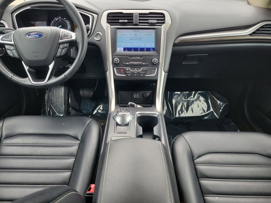 Used 2020 Red Ford SEL image 12