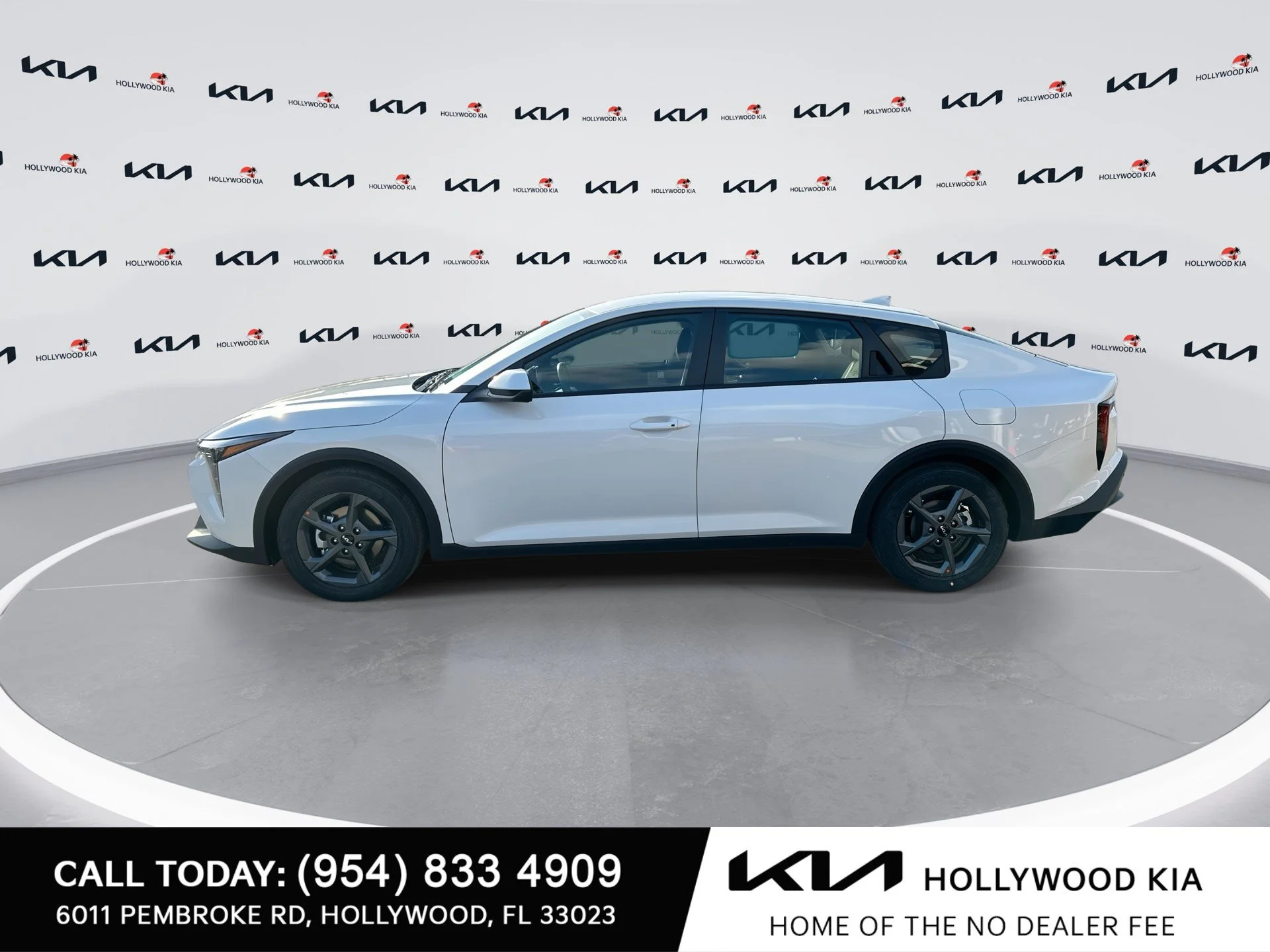 New 2026 Snow White Pearl Kia LXS image 5