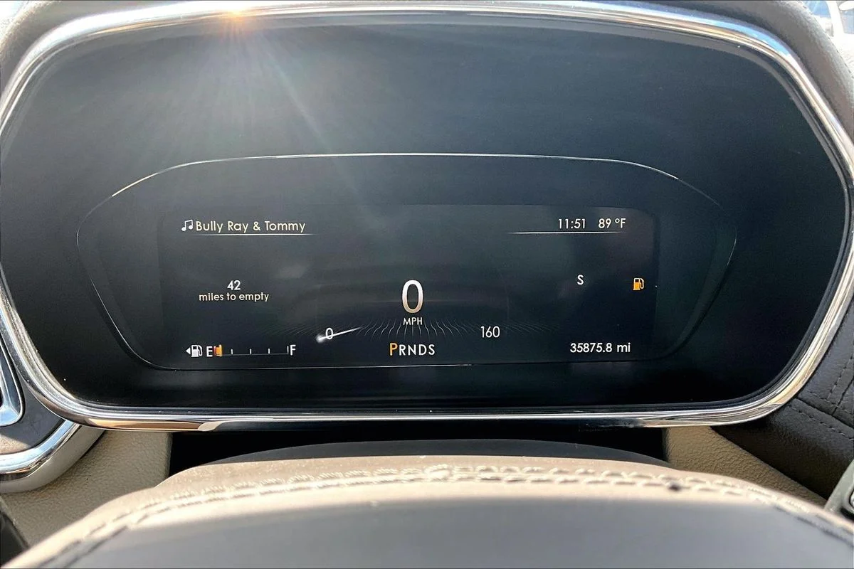 Used 2017 Blue Lincoln Select image 13