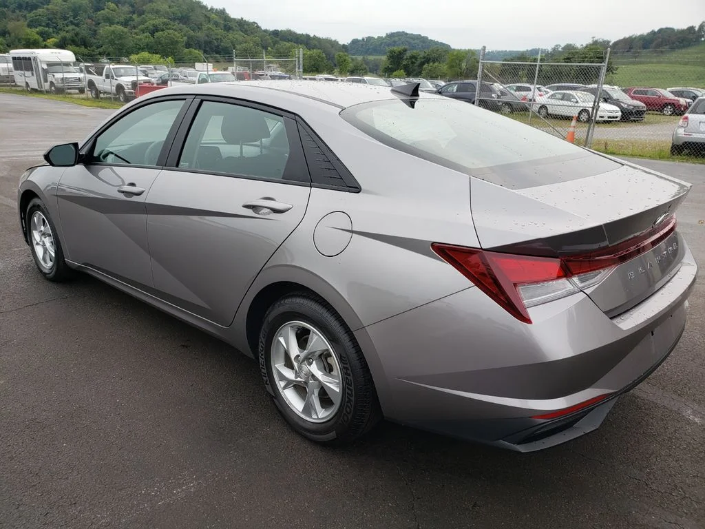 Used 2023 Silver Hyundai SE image 14