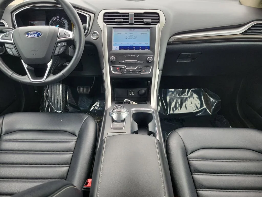 Used 2020 Red Ford SEL image 12