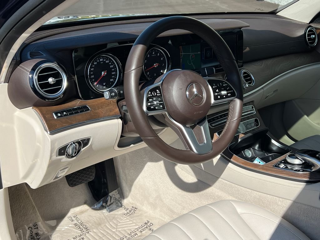 Used 2019  Mercedes-Benz E 300 image 16