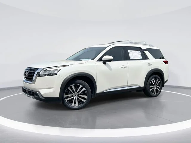 Used 2024 White Nissan Platinum image 1