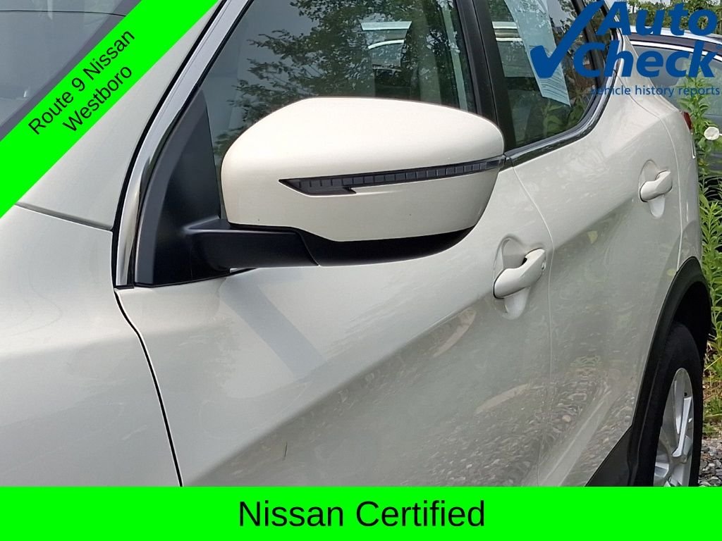 Used 2020 White Nissan SV image 6