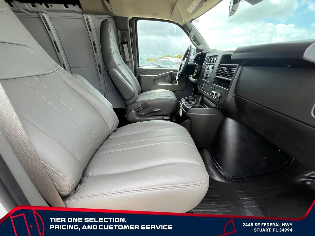 New 2026 Summit White GMC Work Van image 14