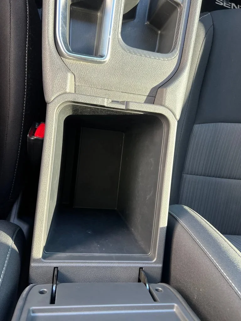 Used 2025  Nissan SV image 18
