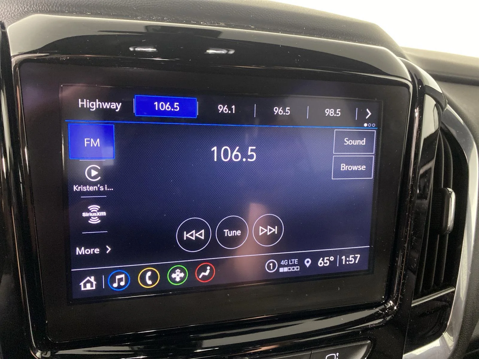 Used 2023 MOSAIC BLACK METALLIC Chevrolet LT Cloth image 17