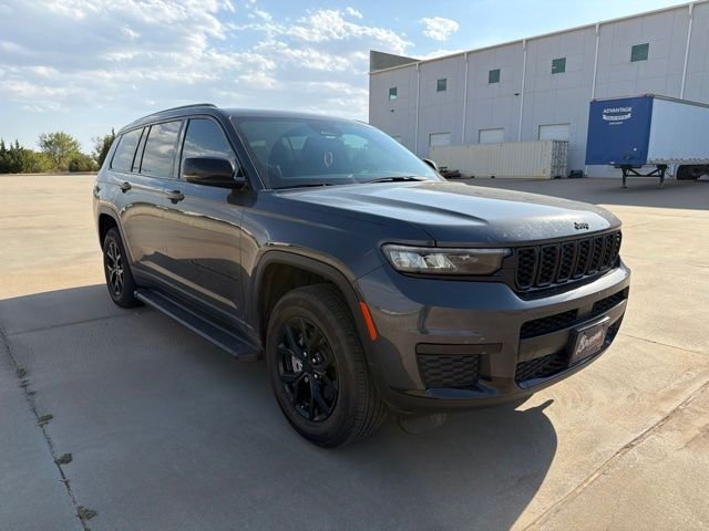 Used 2025 Gray Jeep Altitude X image 4