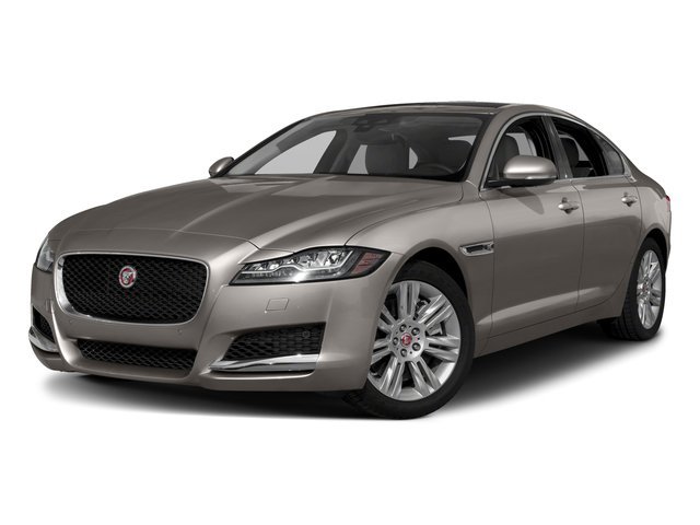 Used 2018 White Jaguar 35t Portfolio Ltd Edition image 1
