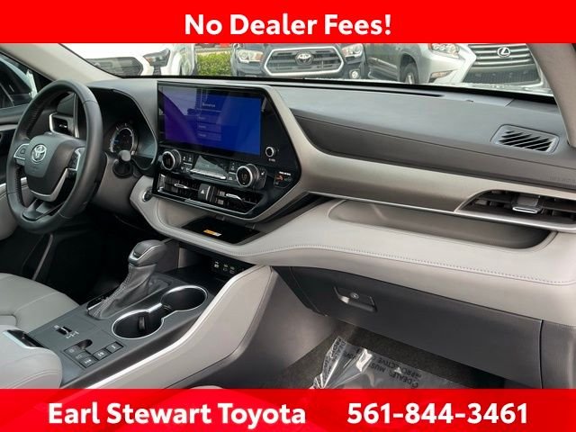 Certified Used 2025 Silver Toyota XLE image 51