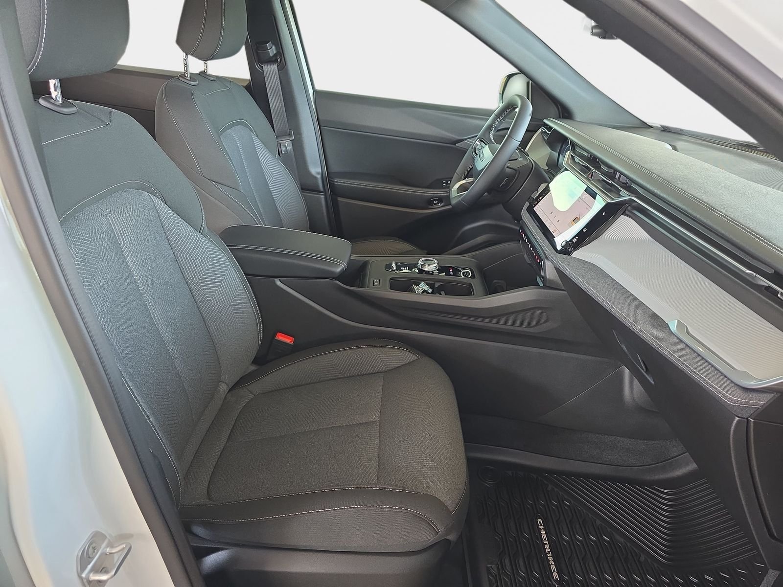 Used 2026 White Jeep Laredo image 12