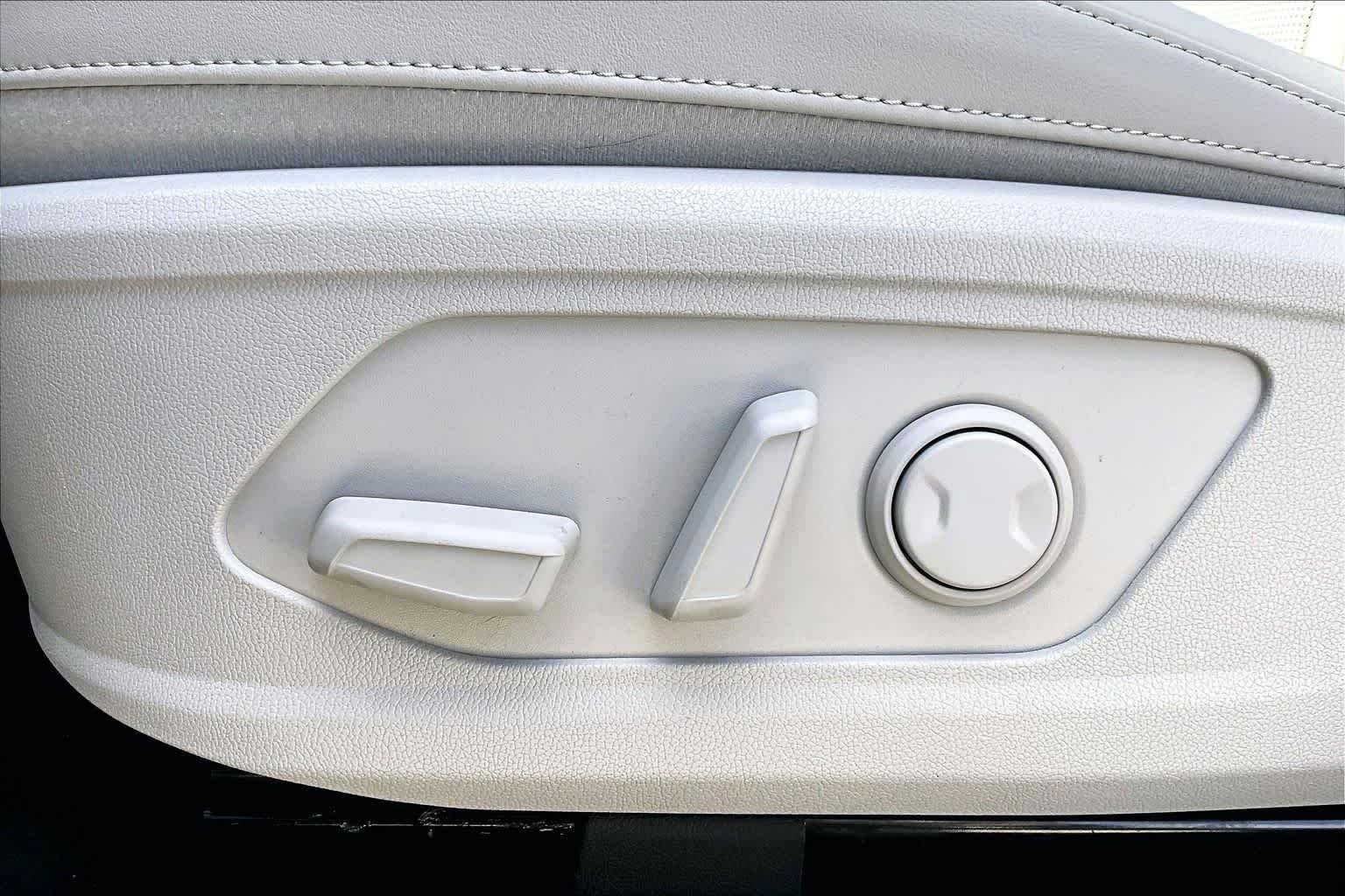 Used 2025 Panthera Metal Kia S image 30