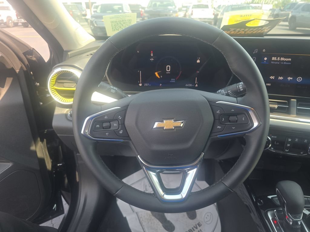 Used 2025 Mosaic Black Metallic Chevrolet LT image 14