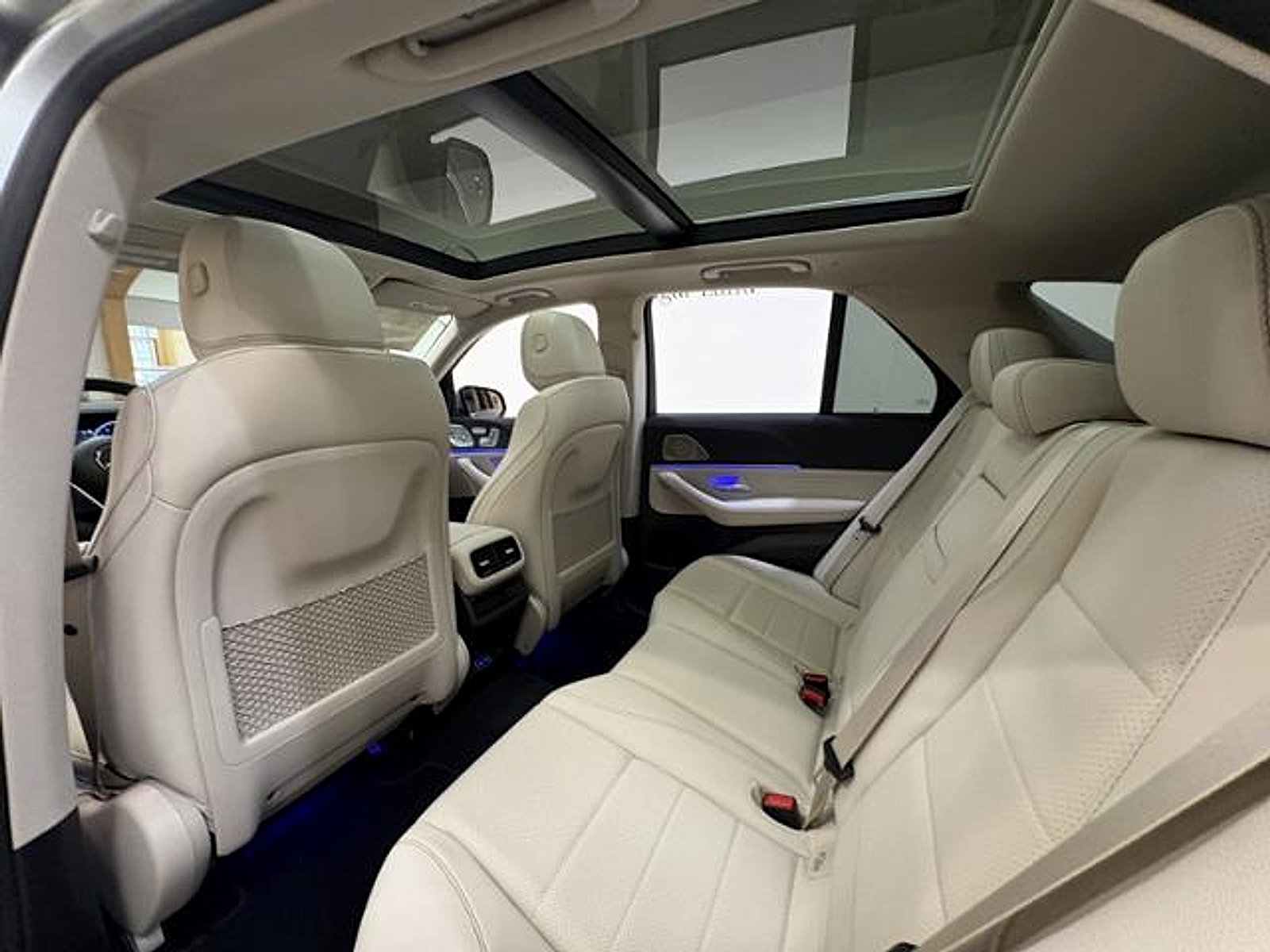 New 2026 Cirrus Silver Metallic Mercedes-Benz  image 21
