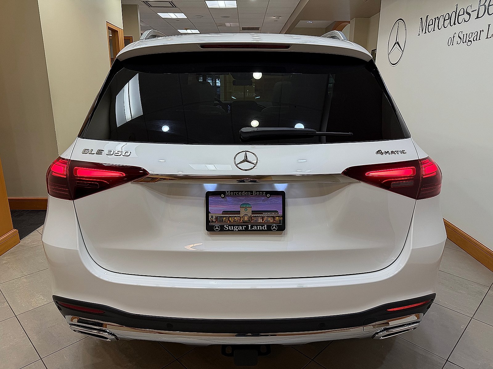 Certified Used 2026 MANUFAKTUR Moonlight White Metallic Mercedes-Benz Base image 5