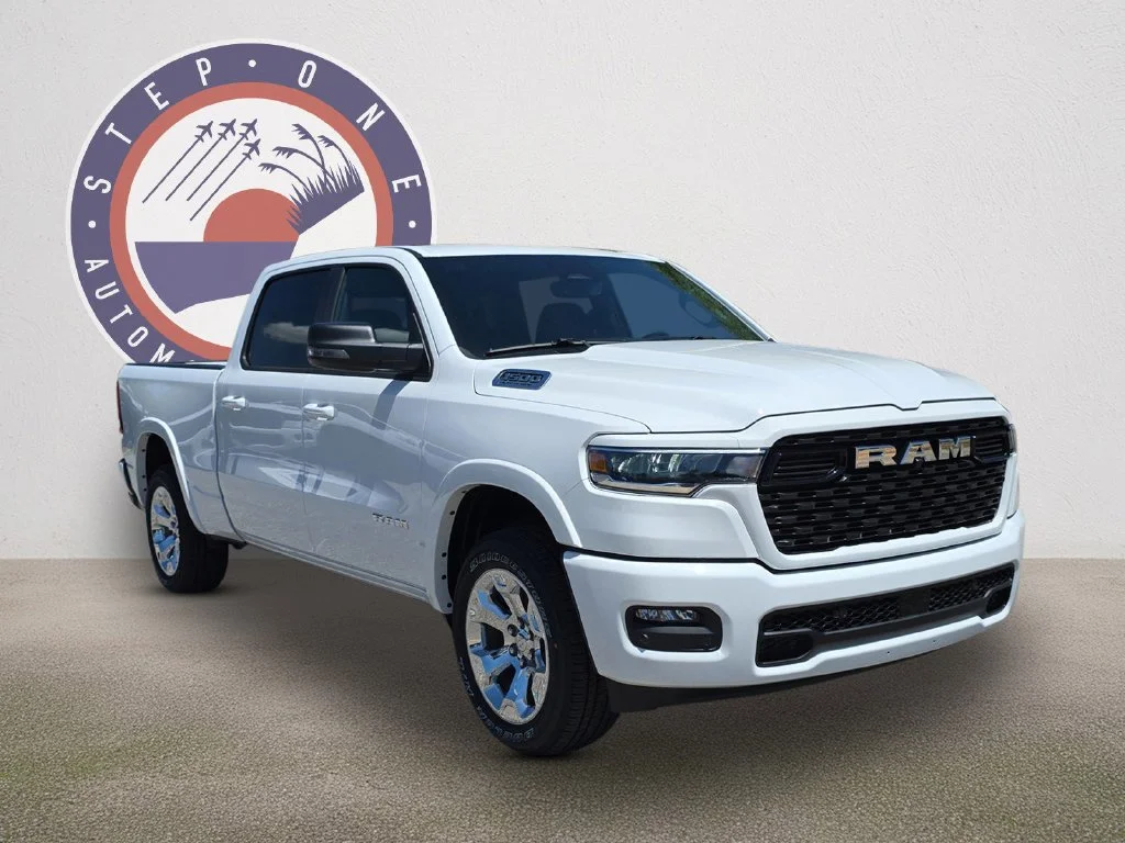 New 2026 Bright White Clear-Coat Exterior Paint RAM Big Horn/Lone Star image 2