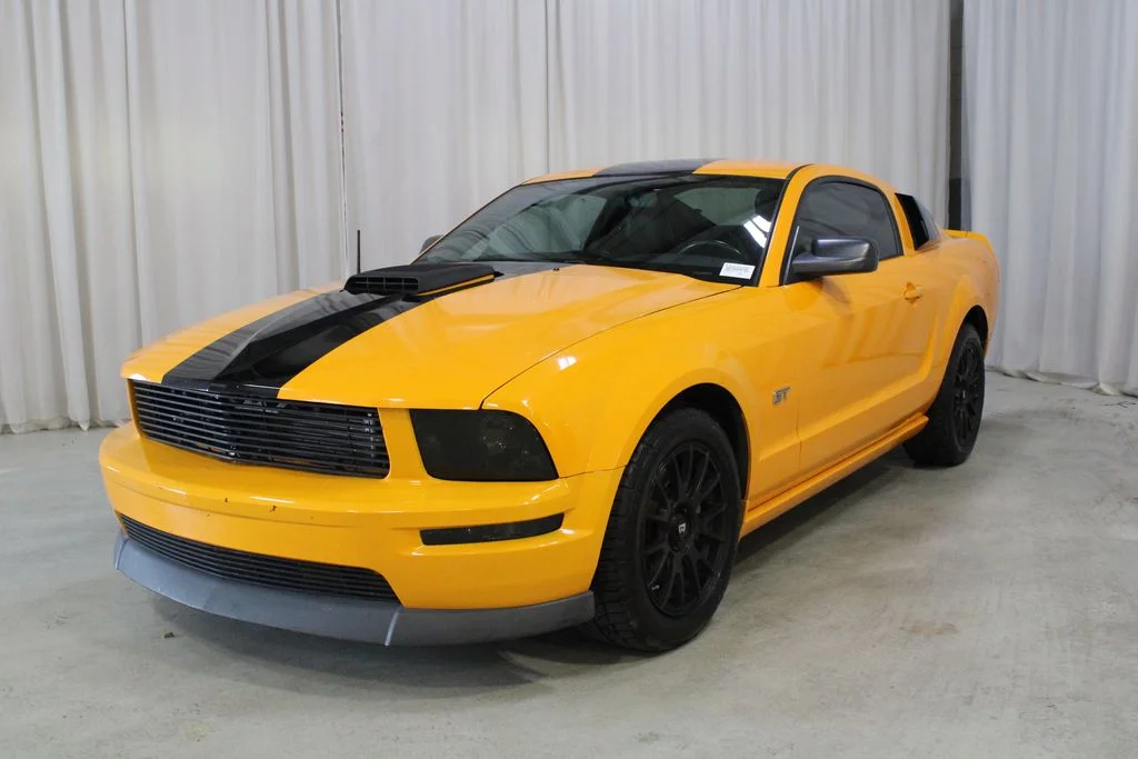 Used 2007 Orange Ford  image 33